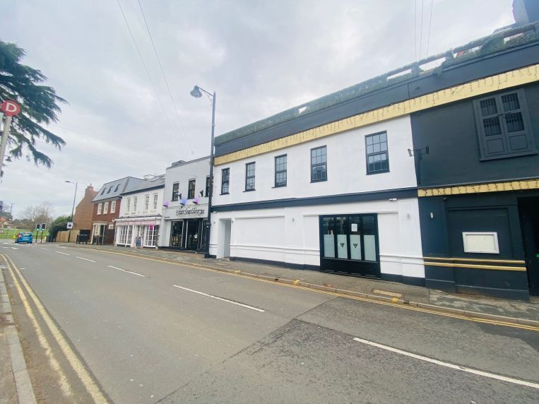 6-8 Church St, Esher à vendre Photo principale- Image 1 de 5