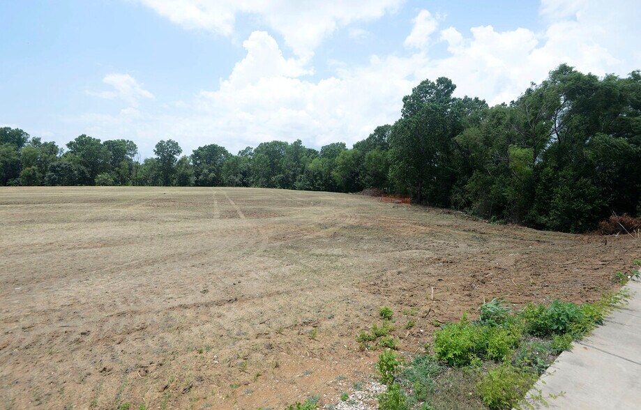 585 E Debbie Ln, Mansfield, TX à vendre - Aérien - Image 3 de 17