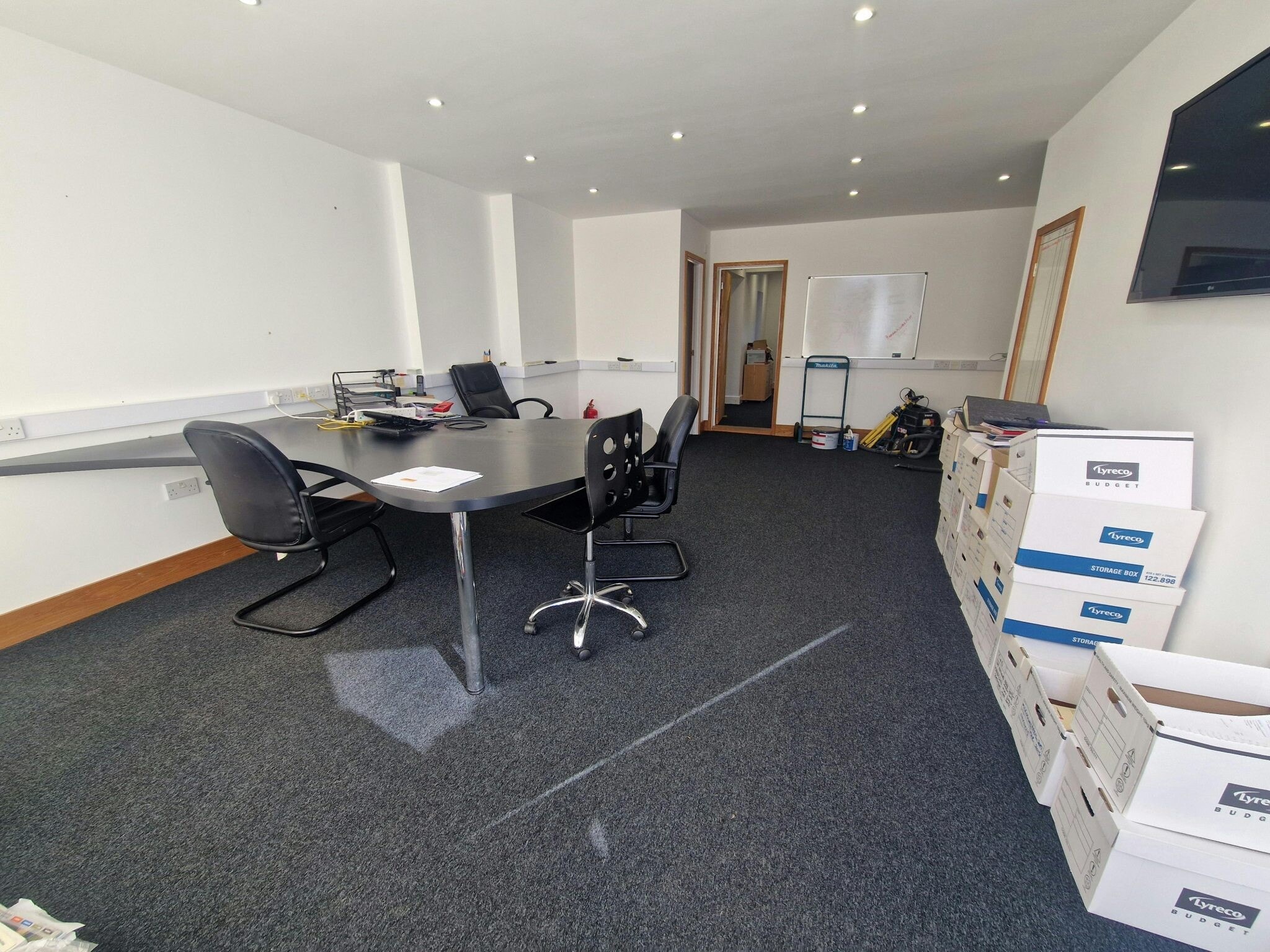 25 London Rd, Waterlooville for lease Interior Photo- Image 1 of 3