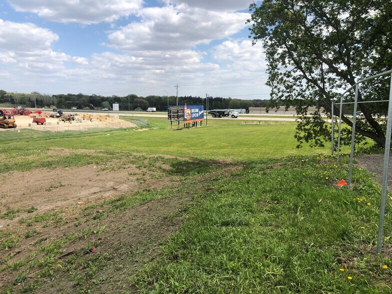 7050 11th Ave SW, Rochester, MN à louer - Photo du bâtiment - Image 2 de 5