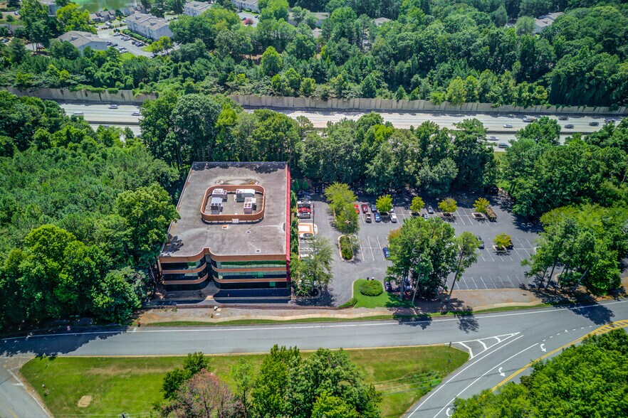 9755 Dogwood Rd, Roswell, GA à louer - Photo du bâtiment - Image 2 de 54