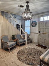 4700 Thoroughgood Sq, Virginia Beach, VA for lease Interior Photo- Image 2 of 13