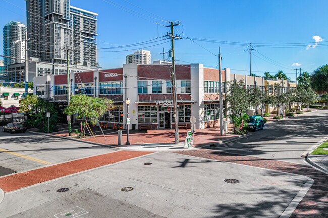Plus de détails pour 330 SW 2nd St, Fort Lauderdale, FL - Bureau à louer