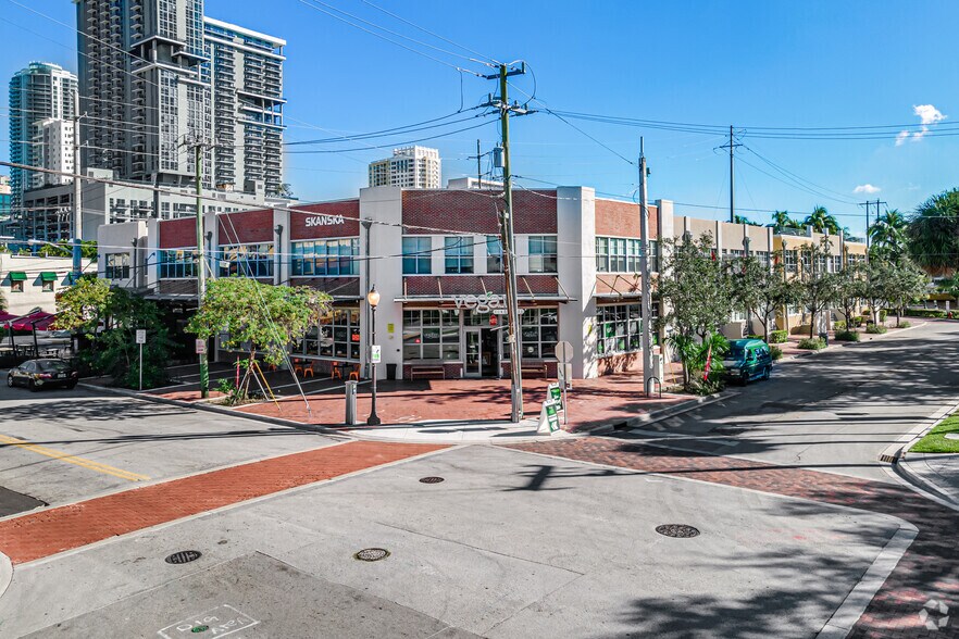 330 SW 2nd St, Fort Lauderdale, FL à louer - Photo principale - Image 1 de 11