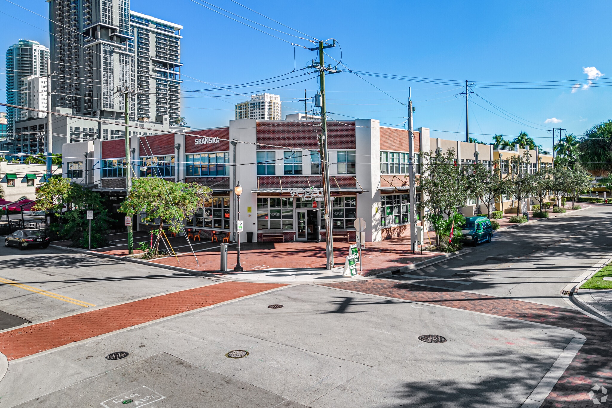 330 SW 2nd St, Fort Lauderdale, FL à louer Photo principale- Image 1 de 12