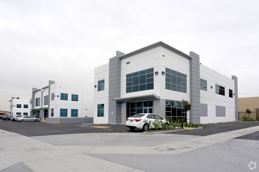18020-18026 S Figueroa St, Gardena, CA for lease - Building Photo - Image 3 of 6