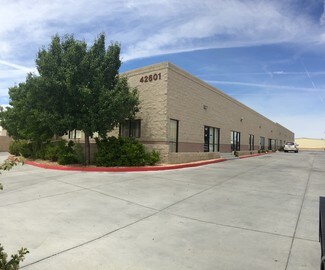 Plus de détails pour 42601 8th St W, Lancaster, CA - Industriel à louer