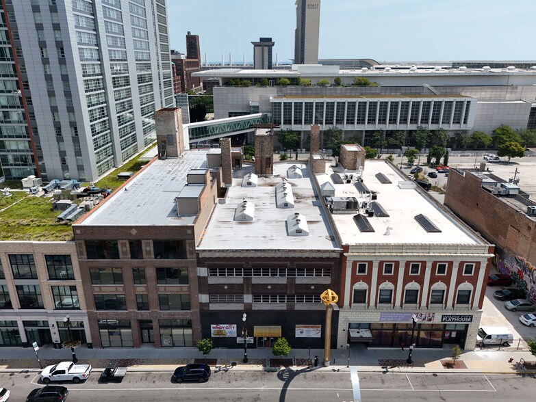 2221 S Michigan Ave, Chicago, IL à vendre - Photo du bâtiment - Image 2 de 13