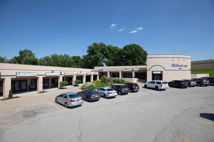 6651 N Oak Trfy, Kansas City, MO for lease - Building Photo - Image 1 of 5