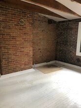 268 Rue Sainte-Catherine O, Montréal, QC for lease Interior Photo- Image 1 of 9