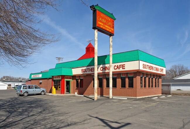 More details for 1416 Division St W, Faribault, MN - Retail for Sale