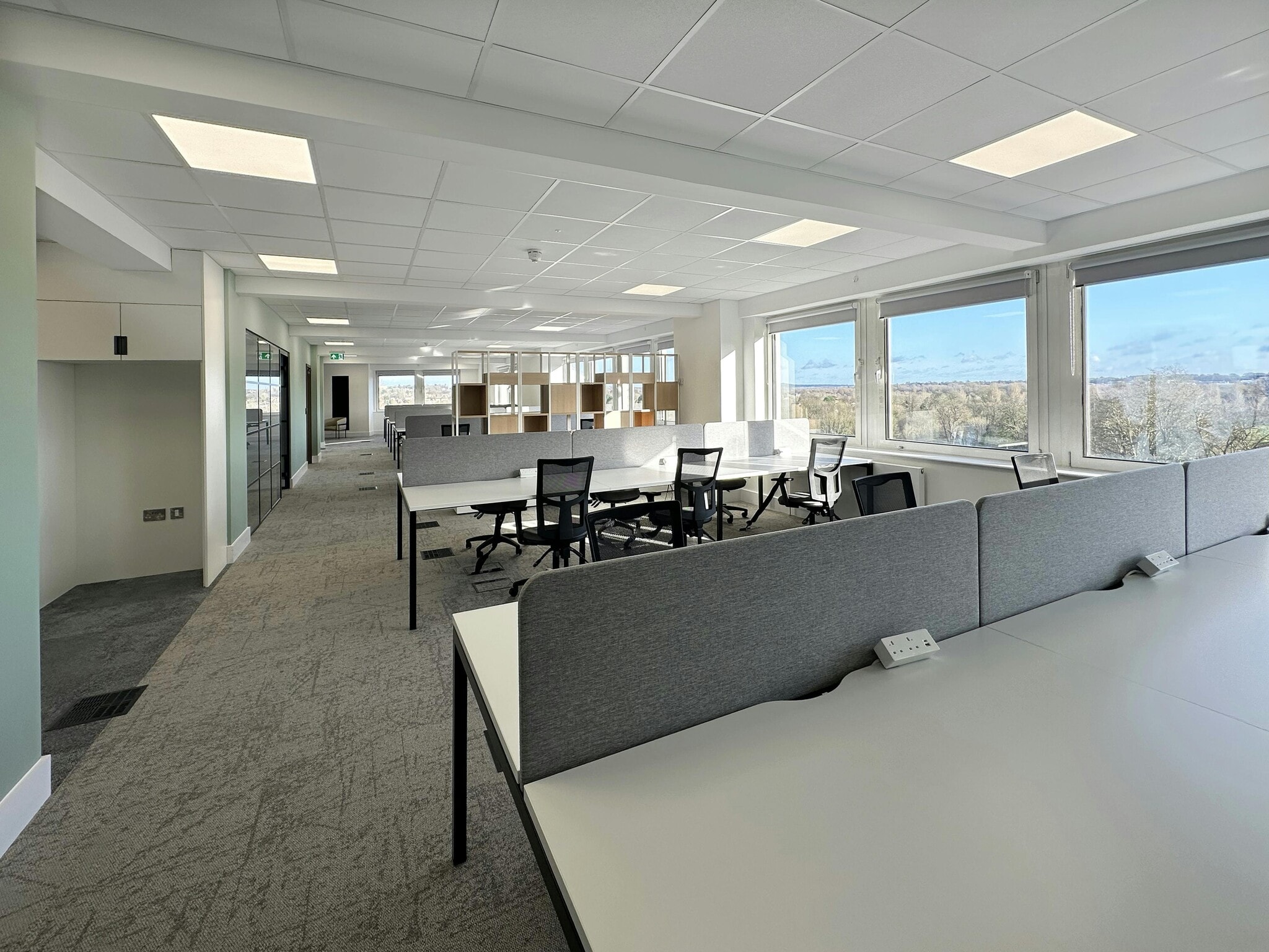 Reading Bridge, Reading for lease Interior Photo- Image 1 of 12