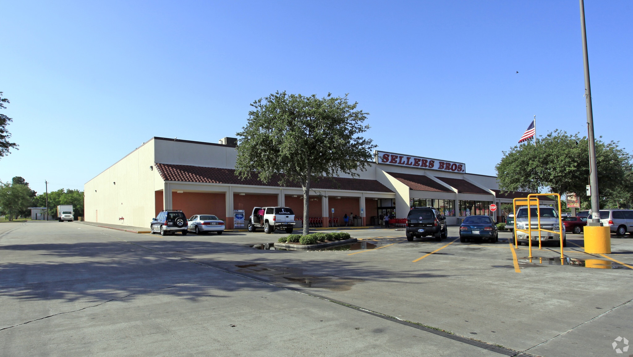 402 Edgebrook Dr, Houston, TX for sale Primary Photo- Image 1 of 3