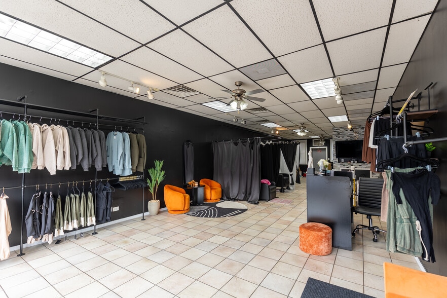 5820-5824 W Roosevelt Rd, Chicago, IL for sale - Building Photo - Image 2 of 21