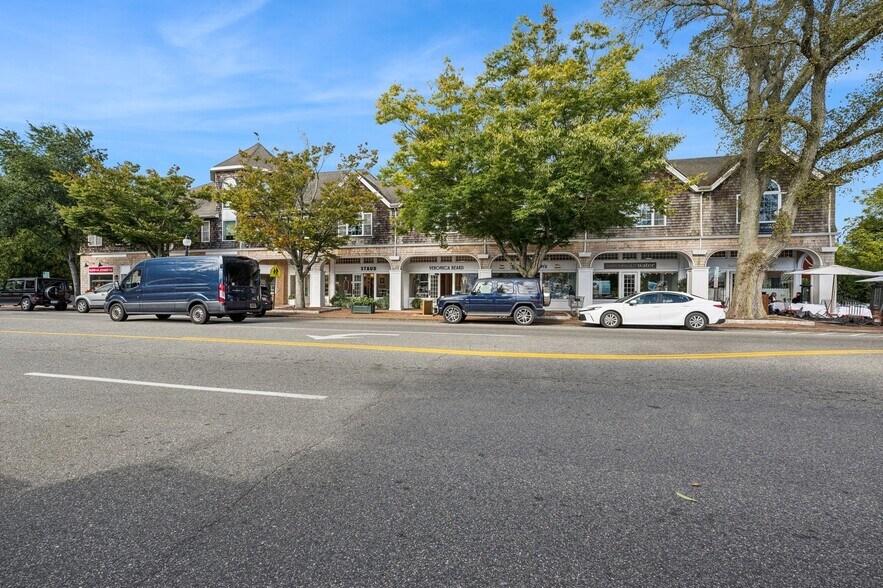 66 Newtown Ln, East Hampton, NY for lease - Building Photo - Image 2 of 9