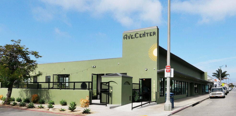363-397 N Ventura Ave, Ventura, CA à louer - Photo du bâtiment - Image 2 de 13