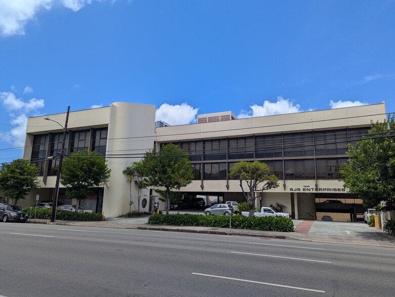 1297-1313 S Beretania St, Honolulu, HI for lease - Building Photo - Image 1 of 6