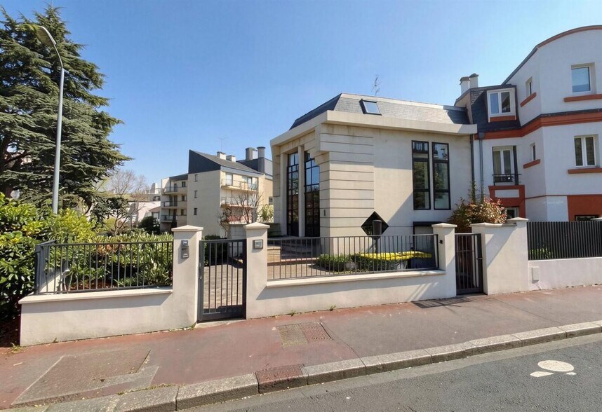 Bureau dans Suresnes à louer - Photo du bâtiment - Image 3 de 14