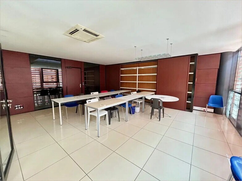 1 Rpt De Flotis, Saint-Jean à louer - Photo du bâtiment - Image 2 de 37