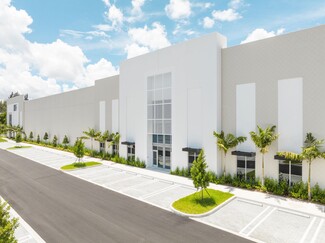 Plus de détails pour 12700 NW Le Jeune Rd, Opa Locka, FL - Industriel à louer