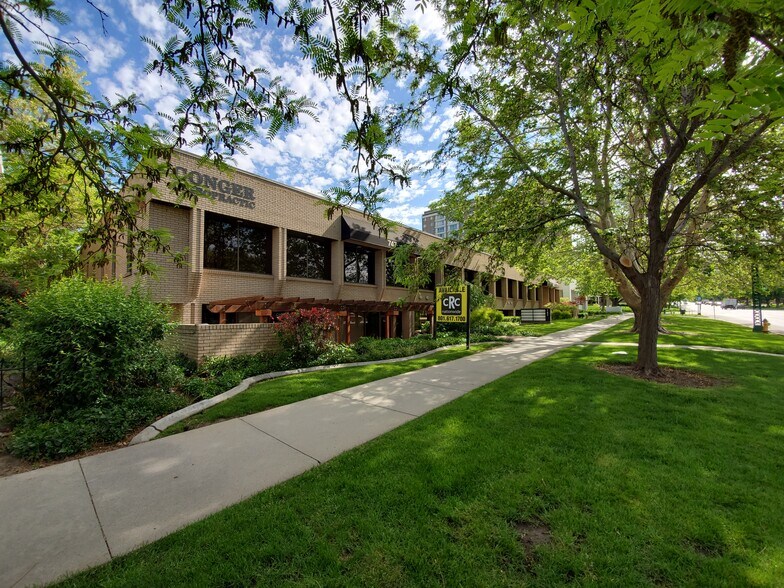 747 E South Temple, Salt Lake City, UT à louer - Photo du bâtiment - Image 2 de 11