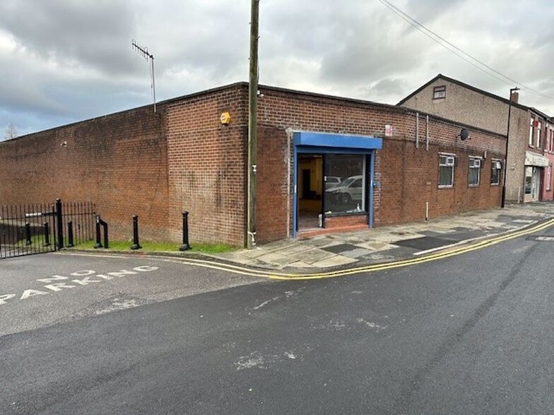 1 School Ln, Rochdale à louer - Photo du bâtiment - Image 1 de 3