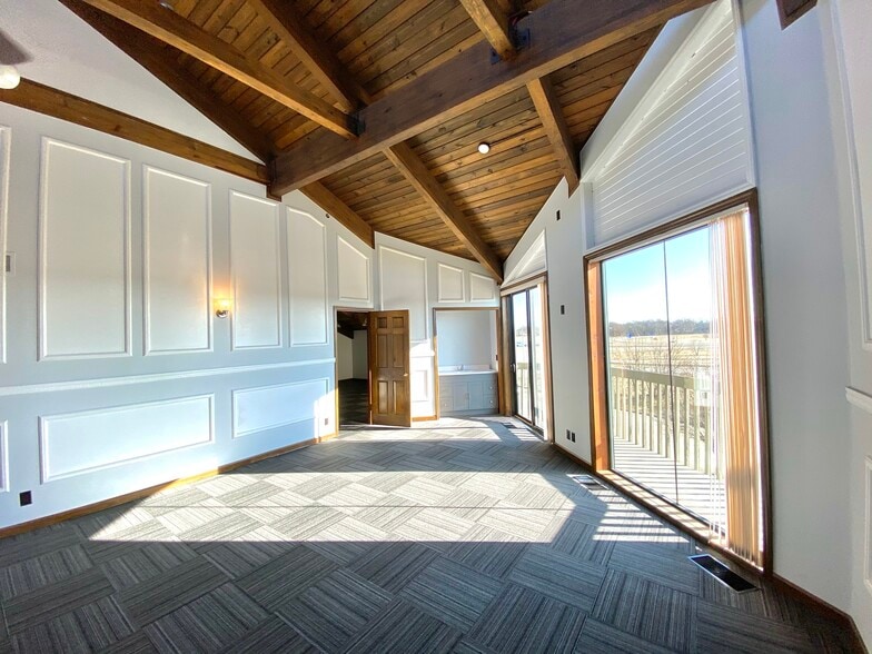 5130 Hickory Point Frontage Rd, Decatur, IL for lease - Interior Photo - Image 1 of 13