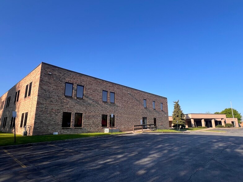 6600 Middle Rd, Sodus, NY à vendre - Photo du bâtiment - Image 2 de 3