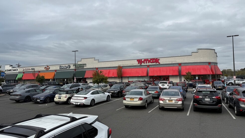 2530 Hylan Blvd, Staten Island, NY à louer - Photo du bâtiment - Image 2 de 19