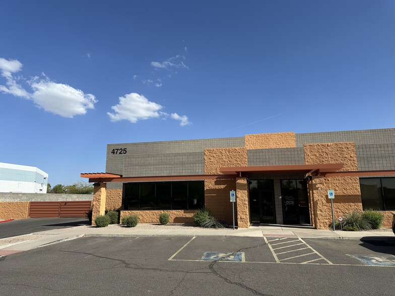 4725 E Ivy St, Mesa, AZ à louer - Photo du bâtiment - Image 1 de 7