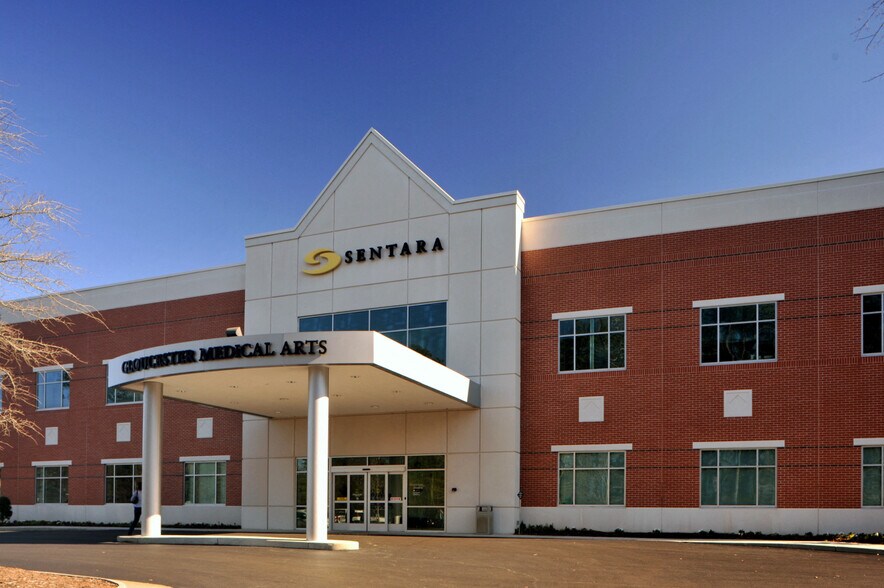 5659 Parkway Dr, Gloucester, VA à louer - Photo du bâtiment - Image 2 de 8