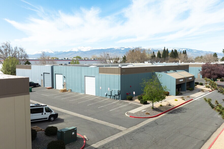 240 Coney Island Dr, Sparks, NV à vendre - Photo du bâtiment - Image 2 de 7