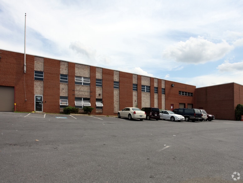 4990 Frolich Ln, Hyattsville, MD for sale - Building Photo - Image 2 of 4
