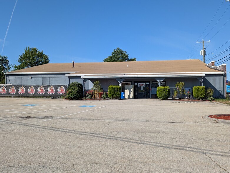 35-41 E Hollis St, Nashua, NH à louer - Photo du bâtiment - Image 3 de 11