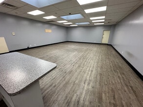 7617 3rd Ave, Brooklyn, NY à louer Photo intérieure- Image 2 de 18