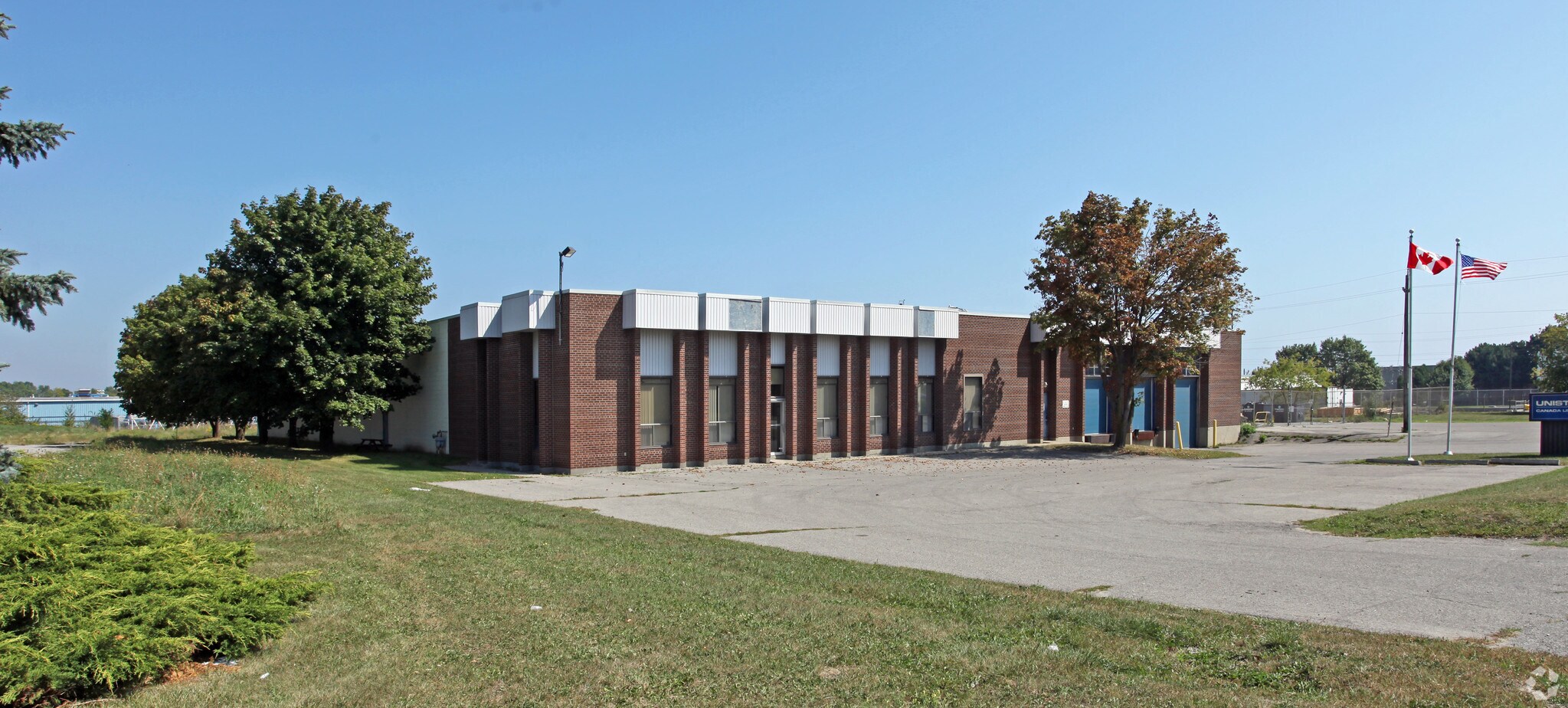 585 Finley Ave, Ajax, ON for sale Primary Photo- Image 1 of 1