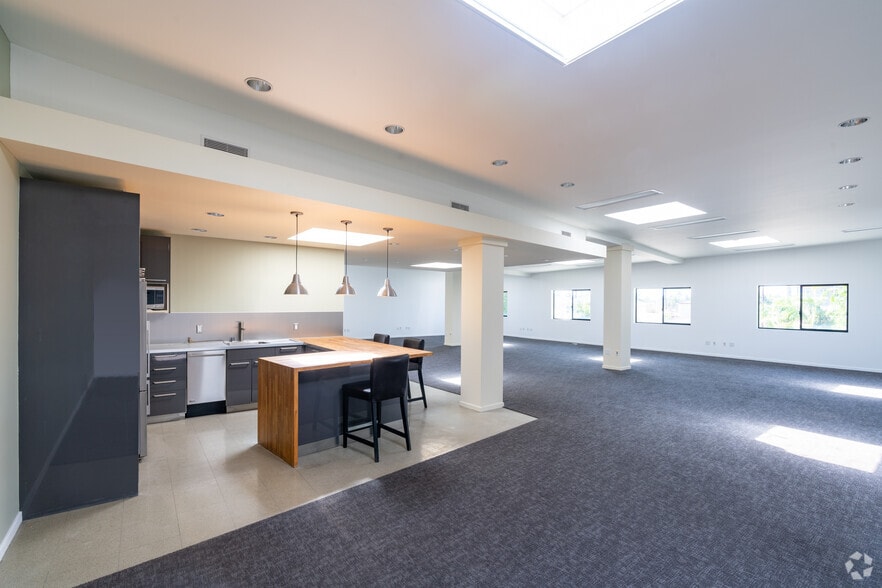 13360 Beach Ave, Marina Del Rey, CA for lease - Interior Photo - Image 3 of 15