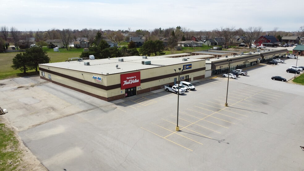 204 1st St, Grimes, IA à louer - Photo du bâtiment - Image 2 de 4