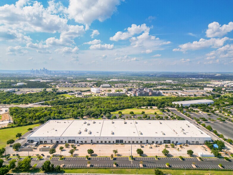 7301 Metro Center Dr, Austin, TX à louer - Photo du bâtiment - Image 2 de 6
