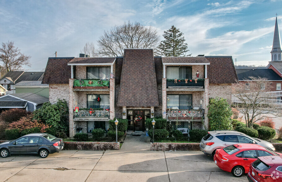 1045 Turnpike St, Beaver, PA for sale - Primary Photo - Image 1 of 9