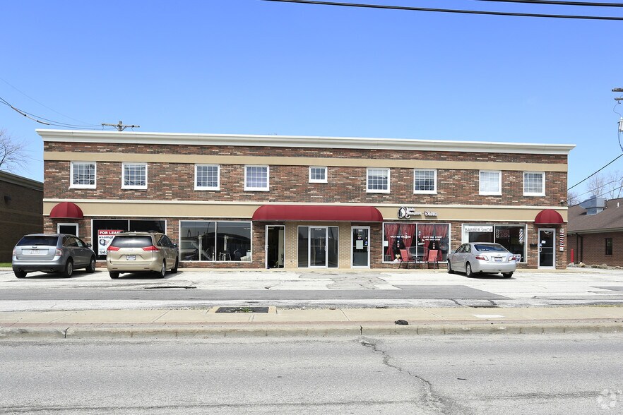 35475 Vine St, Eastlake, OH à louer - Photo du bâtiment - Image 3 de 7