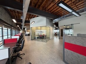 1785 Walker Rd, Windsor, ON à louer Photo du bâtiment- Image 2 de 15