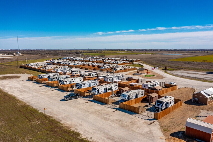 4706 George Owens Rd, Ponder, TX à vendre - Photo du bâtiment - Image 3 de 25