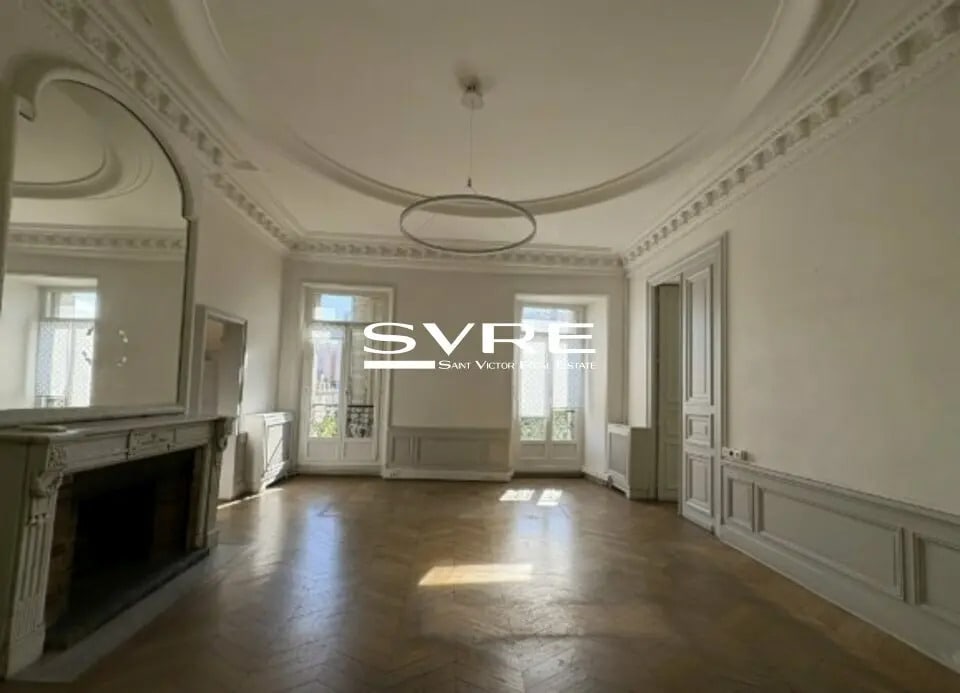 Office in Marseille for lease Interior Photo- Image 1 of 13