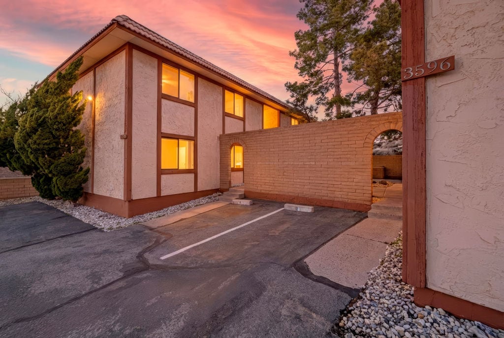 3596 Gypsum Rd, Reno, NV for sale Primary Photo- Image 1 of 52