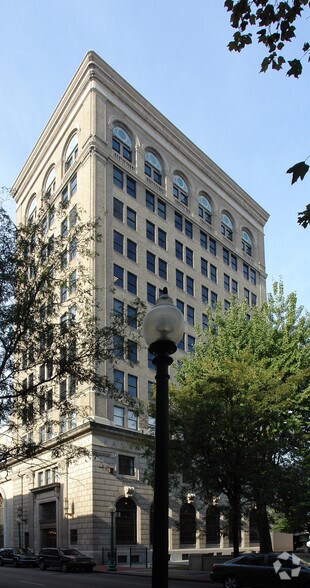 109 Capitol St, Charleston, WV à vendre - Photo du bâtiment - Image 2 de 43