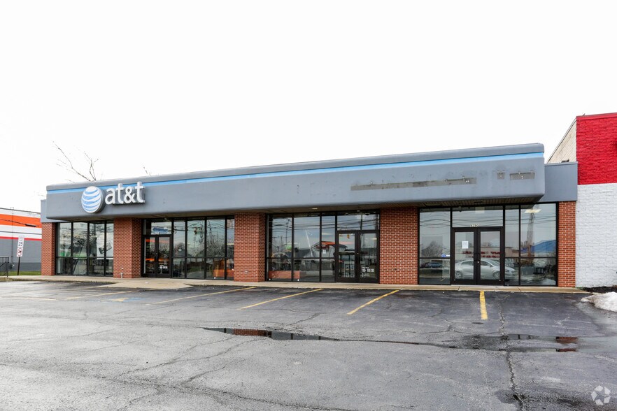 6290-6294 Mayfield Rd, Mayfield Heights, OH à louer - Photo du bâtiment - Image 3 de 8