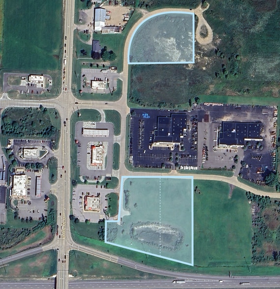 For Sale: ±6 Acres of Prime Development portfolio of 2 properties for sale on LoopNet.ca - Building Photo - Image 1 of 3