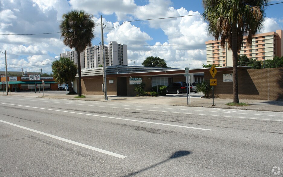929 1st Ave N, Saint Petersburg, FL à louer - Photo du bâtiment - Image 2 de 16