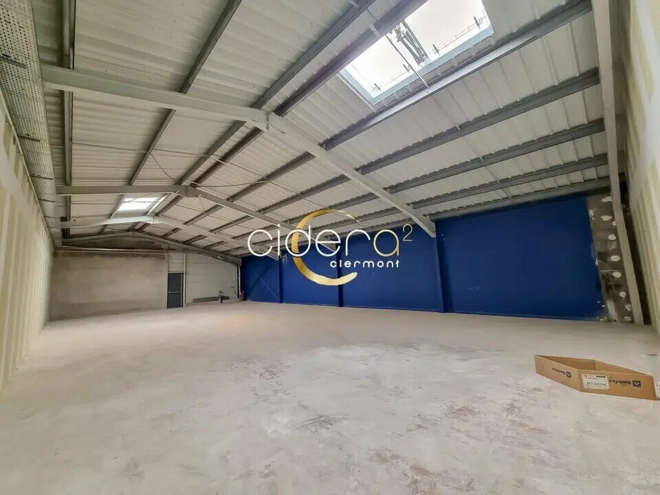 Retail in COURNON-D'AUVERGNE for lease Interior Photo- Image 1 of 8